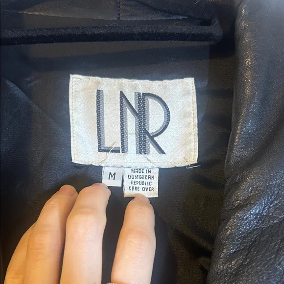 Chic Vintage Black Leather Long Coat - Picture 3 of 6